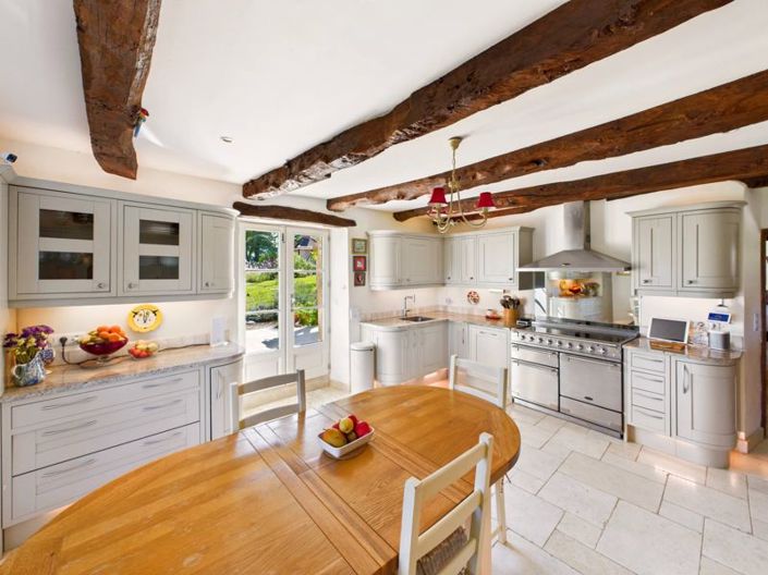 Image No.2-5 Bed House for sale