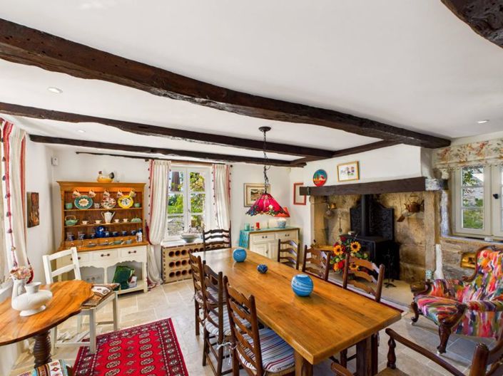 Image No.8-5 Bed House for sale