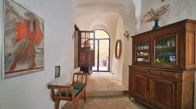 estate-gard-france-charming-village-house-wit