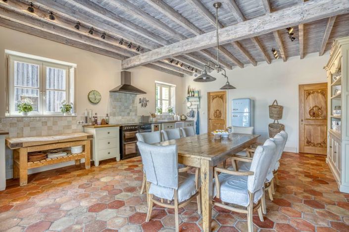 Image No.10-5 Bed Mansion for sale