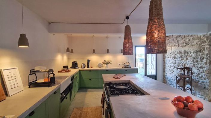 Image No.8-5 Bed House for sale