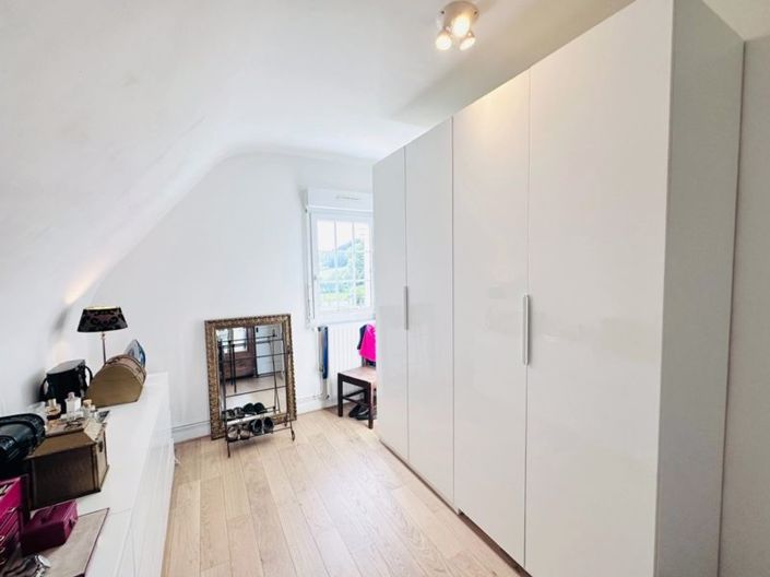 Image No.15-4 Bed House for sale