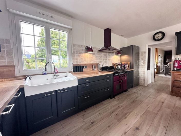 Image No.3-4 Bed House for sale