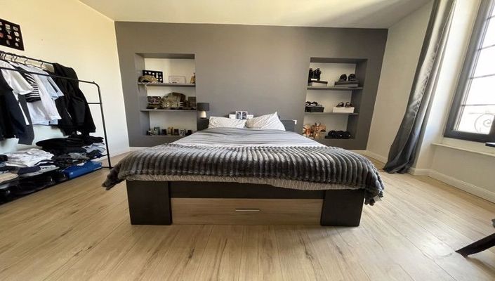 Image No.17-4 Bed House for sale