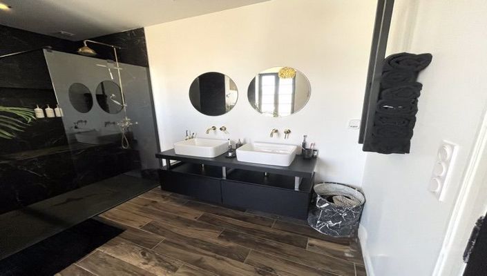 Image No.19-4 Bed House for sale