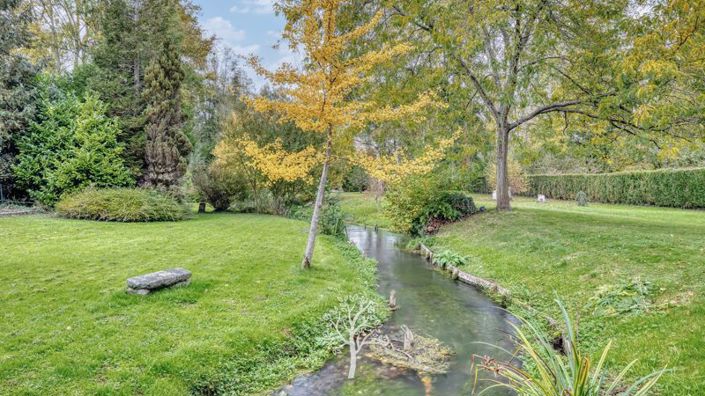 Image No.17-5 Bed Property for sale