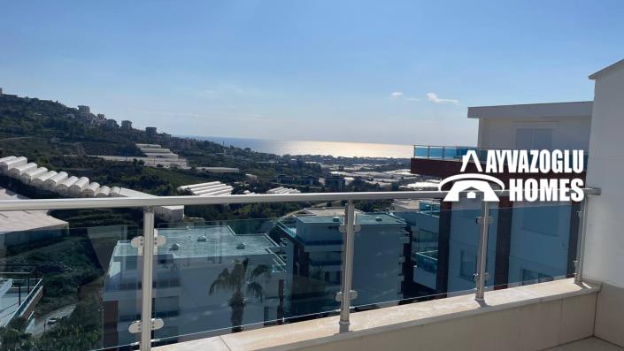 Image No.8-3 Bed Duplex for sale