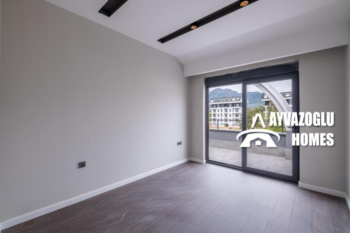 Image No.31-4 Bed Duplex for sale