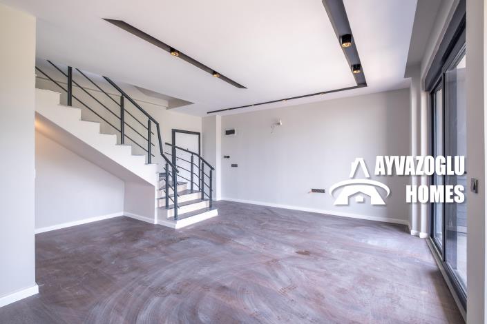 Image No.37-4 Bed Duplex for sale