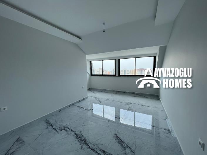 Image No.10-4 Bed Duplex for sale