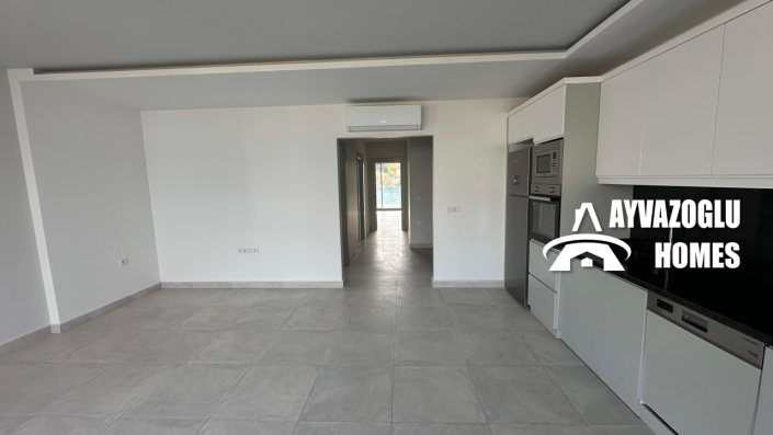 Image No.8-3 Bed Apartment for sale