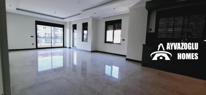 Image No.19-3 Bed Apartment for sale