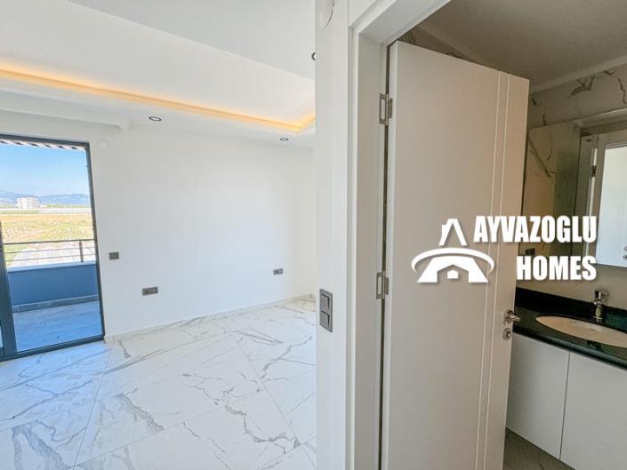 Image No.18-3 Bed Apartment for sale