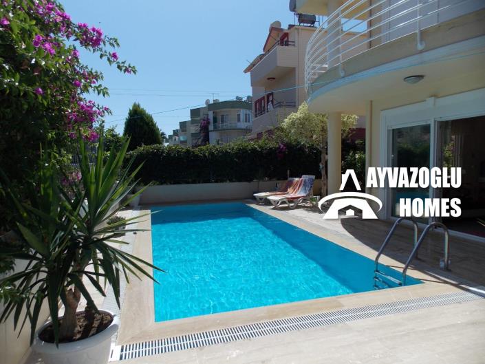 Image No.2-4 Bed Villa for sale