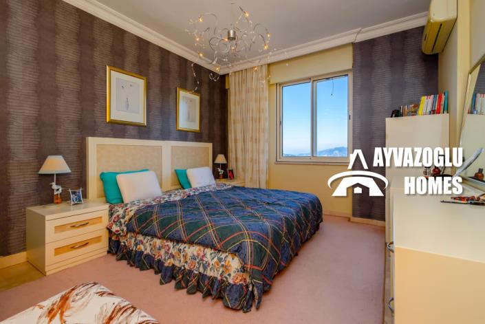 Image No.3-3 Bed Apartment for sale