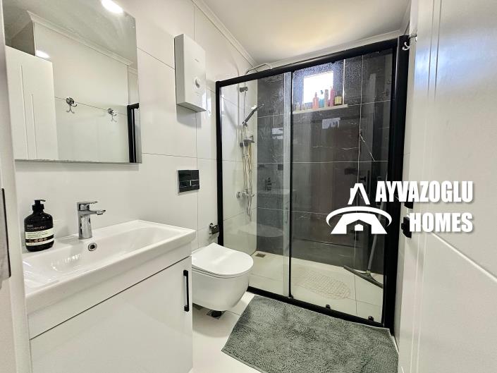 Image No.20-4 Bed Apartment for sale