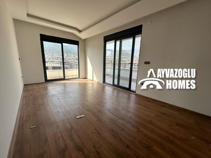 Image No.19-4 Bed Apartment for sale