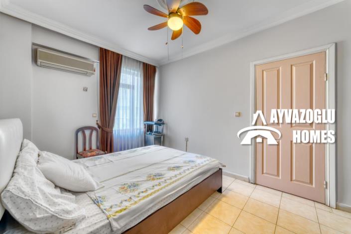 Image No.12-3 Bed Apartment for sale