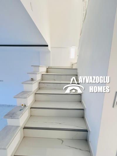 Image No.12-2 Bed Townhouse for sale