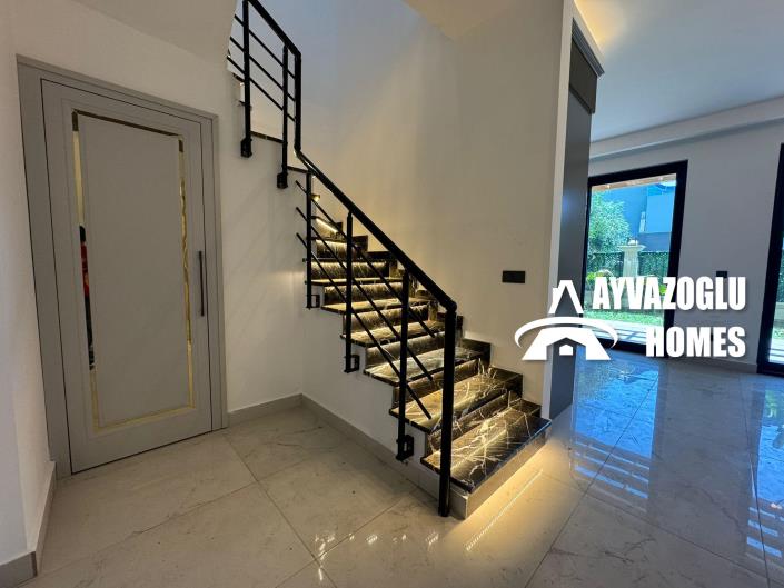 Image No.14-3 Bed Duplex for sale