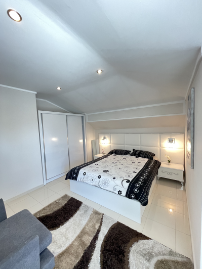 Image No.19-3 Bed Duplex for sale