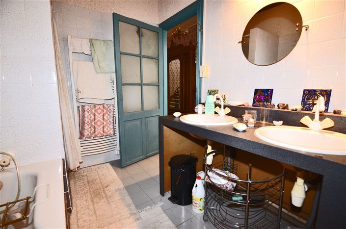 Image No.19-6 Bed House for sale