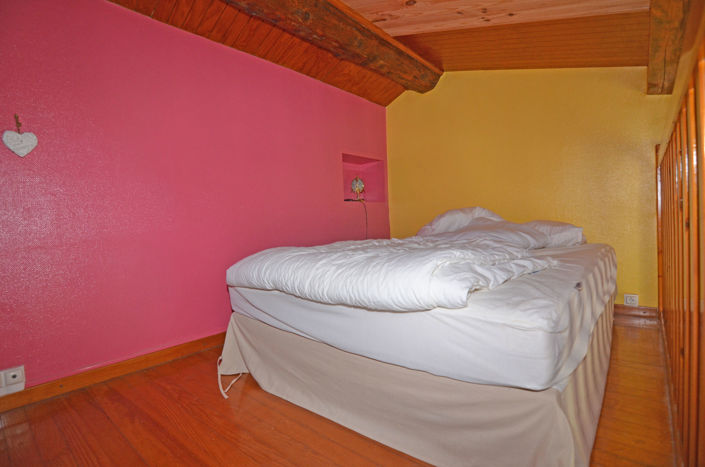 Image No.18-4 Bed House for sale