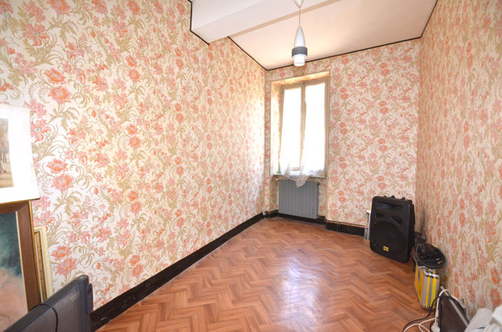 Image No.18-3 Bed House for sale