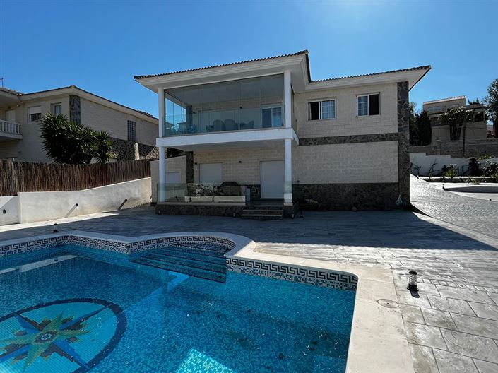 Image No.1-5 Bed Villa for sale
