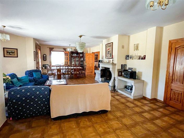 Image No.3-7 Bed Villa for sale