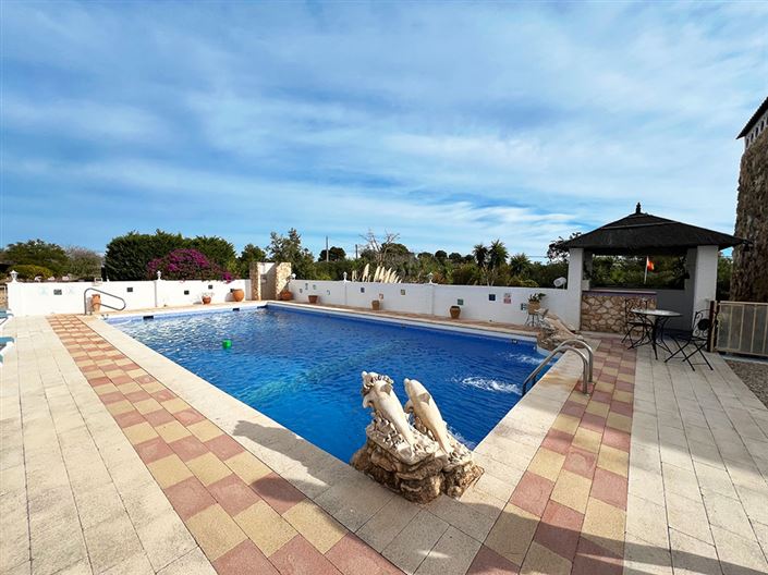 Image No.2-6 Bed Villa for sale