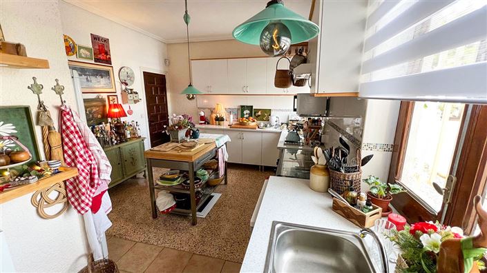 Image No.8-6 Bed Villa for sale