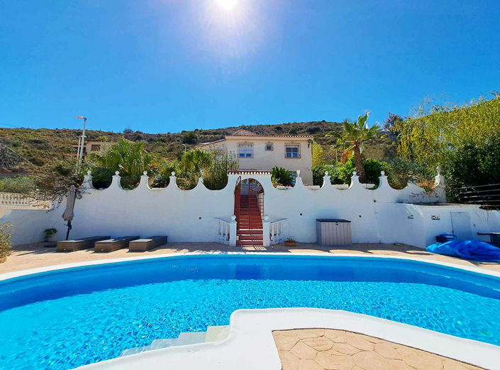 Image No.1-5 Bed Villa for sale