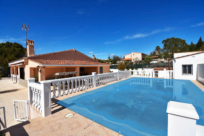Image No.1-4 Bed Villa for sale