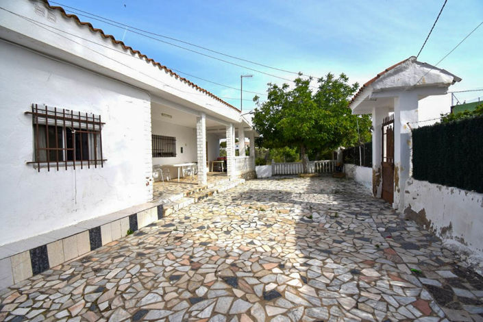 Image No.1-4 Bed Apartment for sale