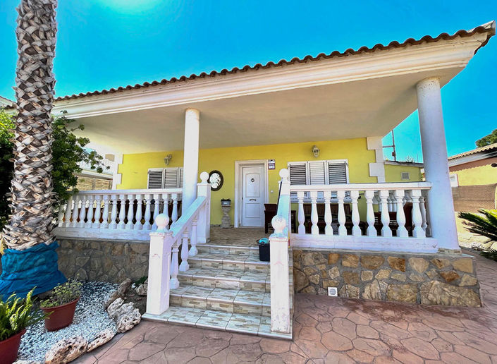 Image No.1-3 Bed Villa for sale
