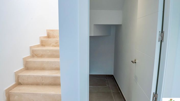 Image No.12-3 Bed Villa for sale