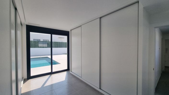 Image No.20-2 Bed Villa for sale