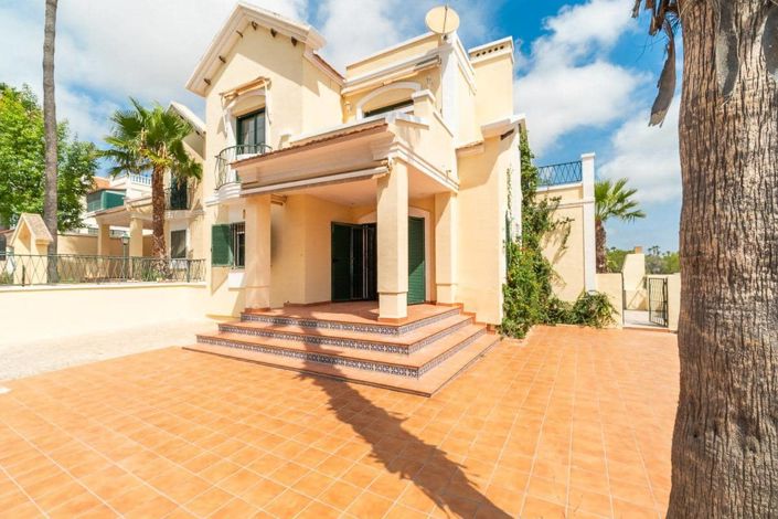 Image No.1-3 Bed Villa for sale