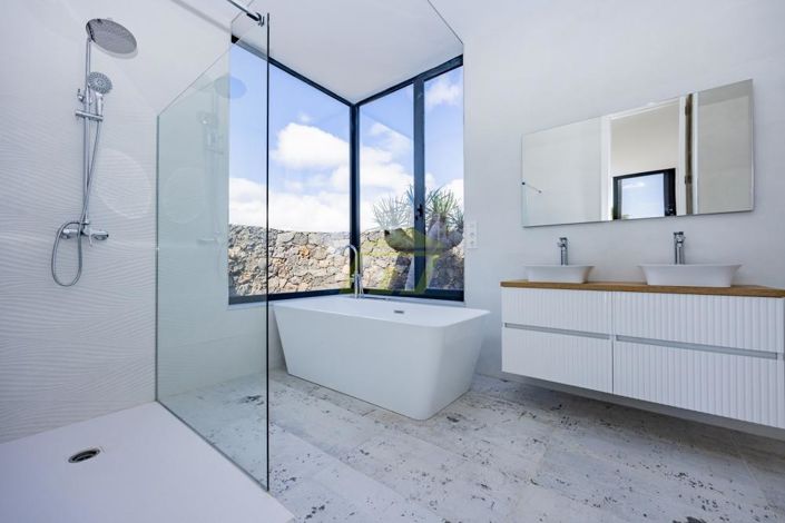 Image No.8-3 Bed Villa for sale