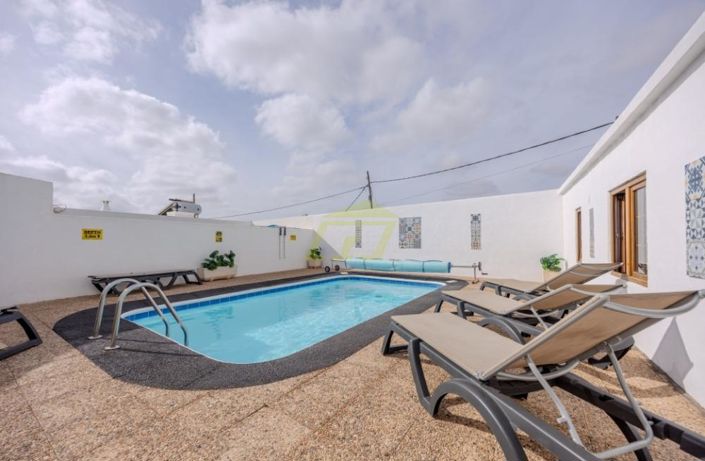 Image No.1-5 Bed Villa for sale