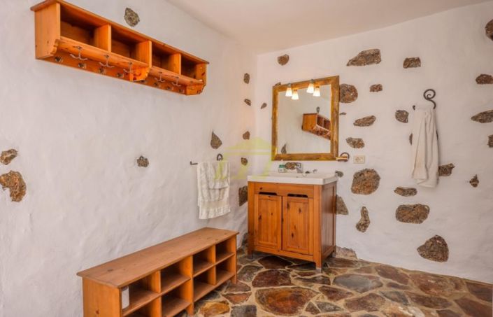 Image No.13-6 Bed Villa for sale