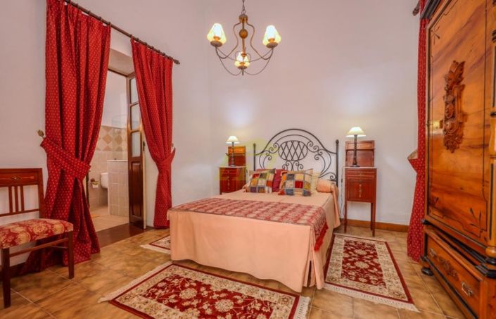 Image No.6-6 Bed Villa for sale