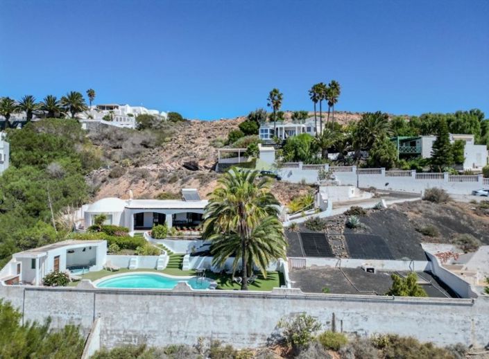 Image No.3-4 Bed Villa for sale