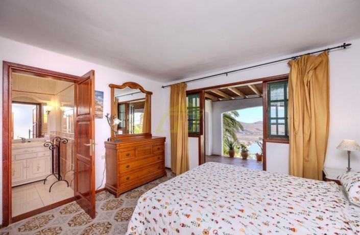 Image No.8-4 Bed Villa for sale