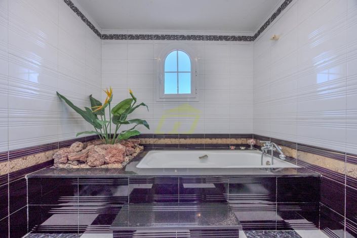 Image No.13-3 Bed Villa for sale