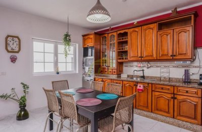 Beautiful villa with surrounding garden area in Tiagua