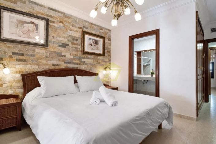 Image No.8-3 Bed Villa for sale