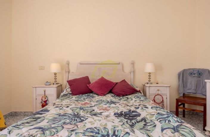 Image No.12-7 Bed Villa for sale