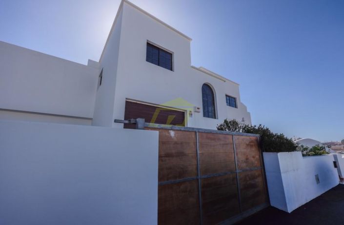 Image No.16-7 Bed Villa for sale